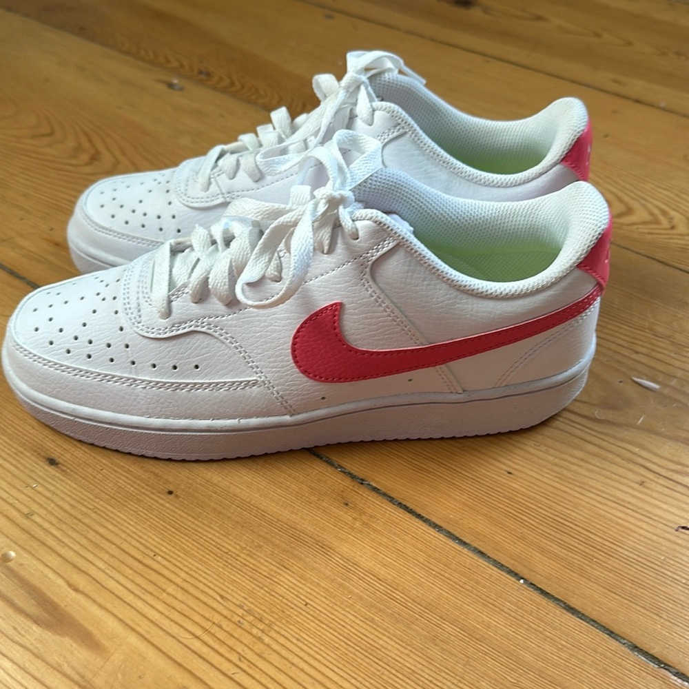 Nike dunks!